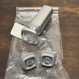 Metrokane W5405 Wine Preserver with Two Vacuum Stoppers, Standard, Silver